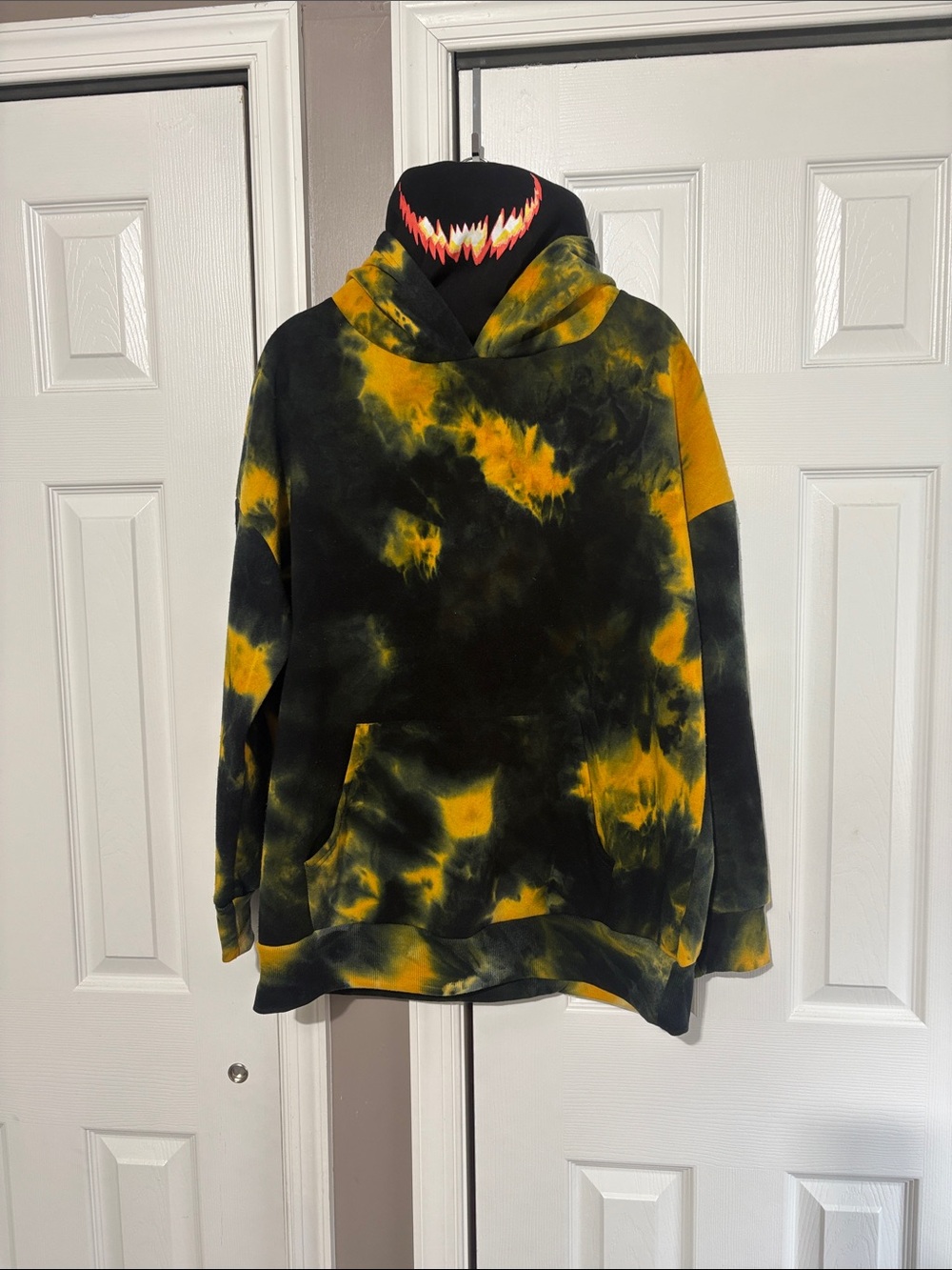 Mens Tie-Dye Crewneck Hoodie in Black & Yellow